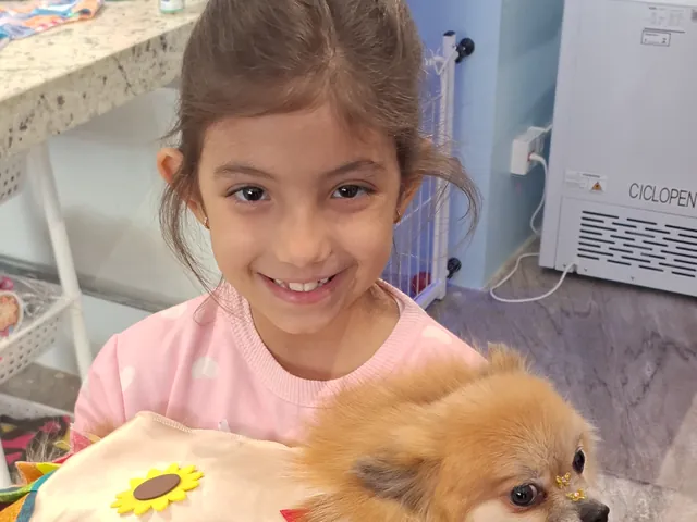 Tutora e seu pet em um encontro na Saúde Pet